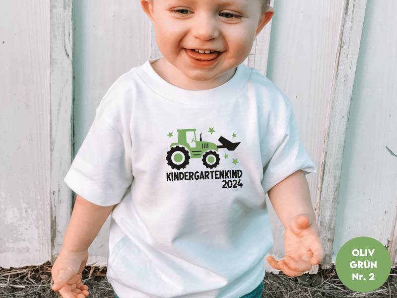 Kindergartenkind 2024 T-Shirt Mit Traktor I Gern Personalisiert Name Und Wunschtext Z.b. Kitakind/Krippenkind Geschenk Kitastart von GoodbyeSocks