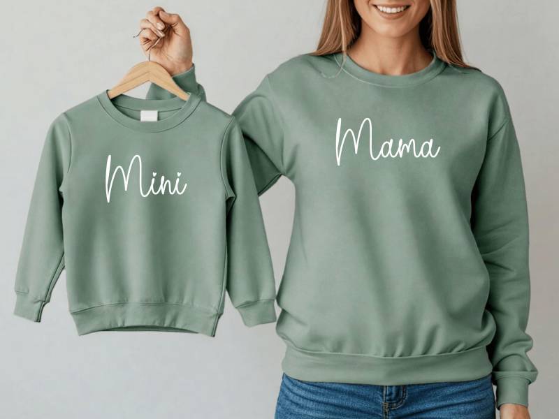 Pullover Mit Wunschtext Z.b. "Mama"/"Papa" "Mini" I Personalisierbar Zu Mama Kind Partnerlook Kombinierbar Muttertag Geschenk von GoodbyeSocks