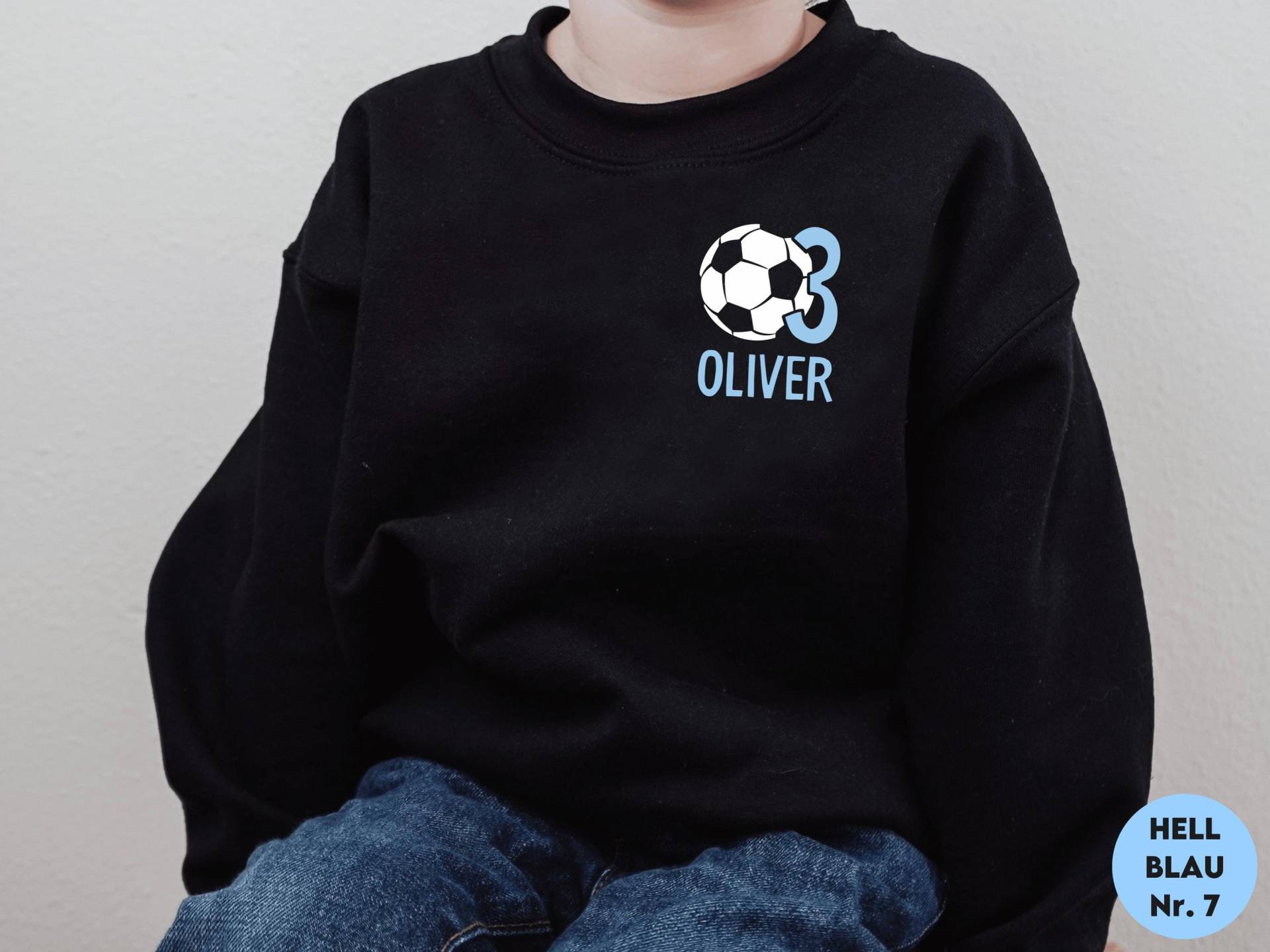 Schwarzer Geburtstags Pullover Mit Fußball, Personalsiert Alter Und Name I Geschenk Zum Geburtstag Geburtstagsoutfit Sweatshirt von GoodbyeSocks