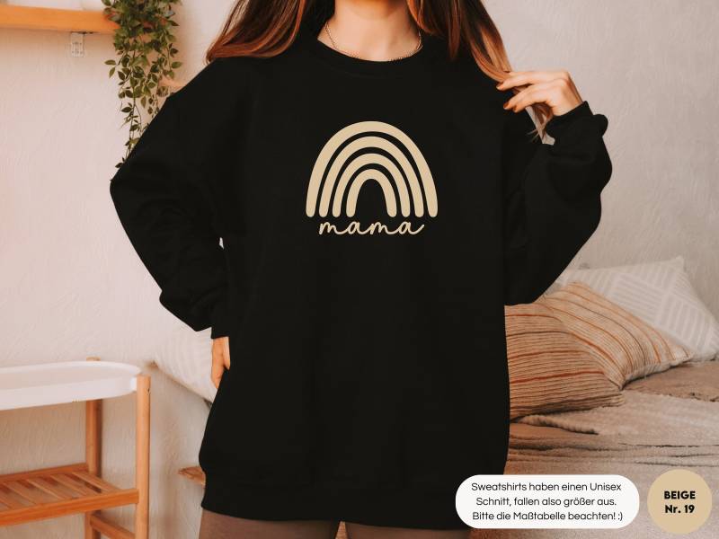 Schwarzer Pullover "Mama" Mit Regenbogen I Boho Romantisch Zu Mama Kind Outfit Kombinierbar Sweatshirt Pulli Geschenk Für von GoodbyeSocks
