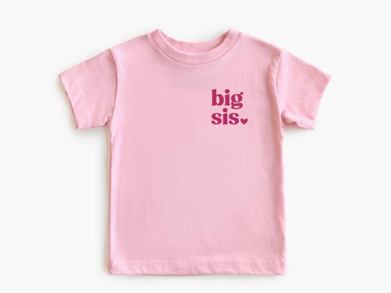 T-Shirt "Big Sis" Oder Wunschtext Mit Herz, Personalisierbar Name/Jahreszahl I Wähle Aus 4 Farben Geschenk Verkündung Zweites Kind von GoodbyeSocks