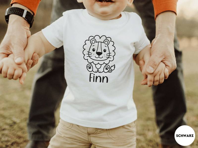 T-Shirt Mit Löwe I Personalisiert Namen Geschenk Baby Babyparty Junge Und Mädchen Wunschfarbe Wählbar von GoodbyeSocks