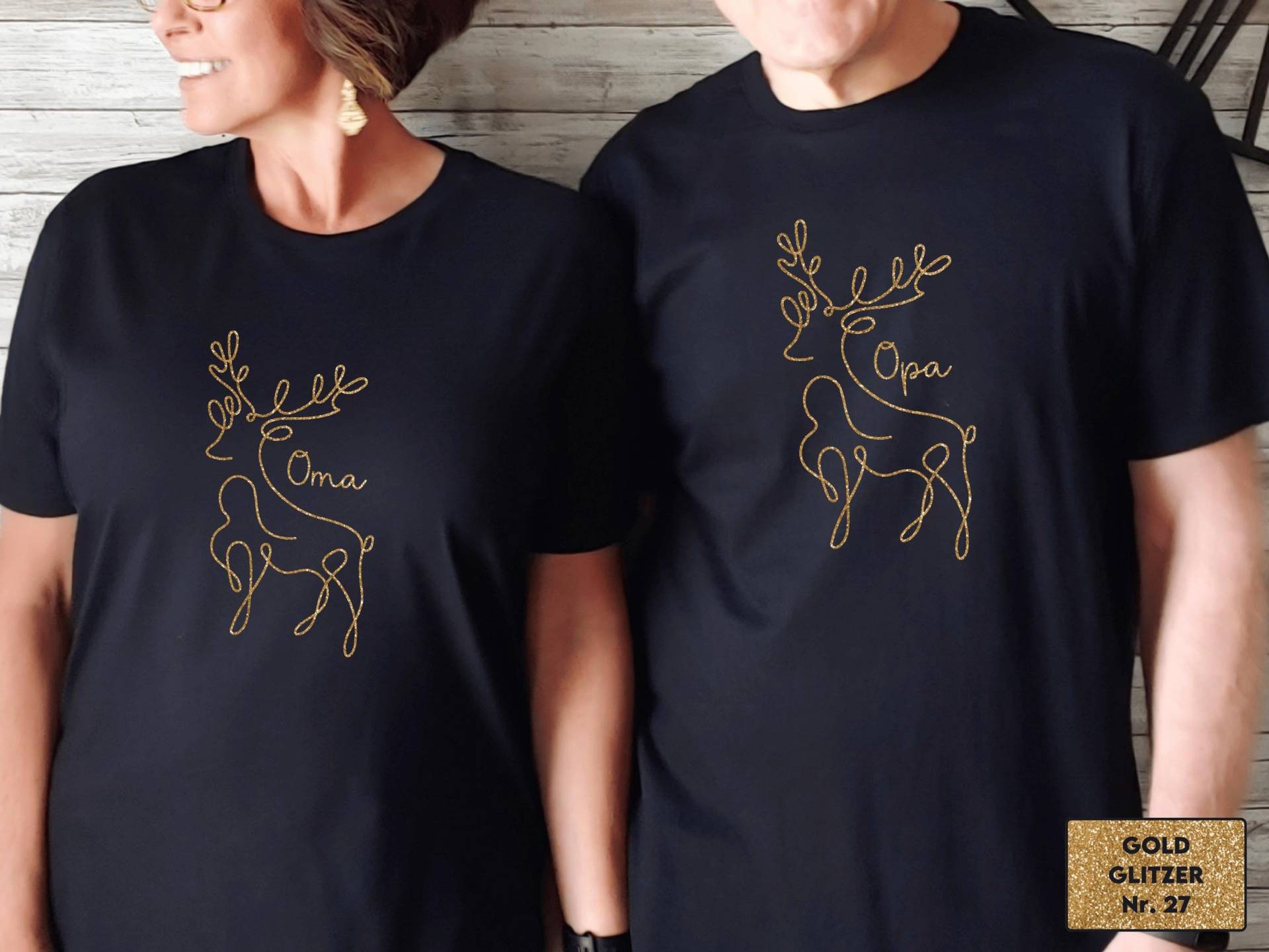 Weihnachtliches T-Shirt Mit Rentier/Hirsch Line Art I Personalisiert Namen Weihnachtsoutfit Oma Opa Schwangerschaftsverkündung von GoodbyeSocks