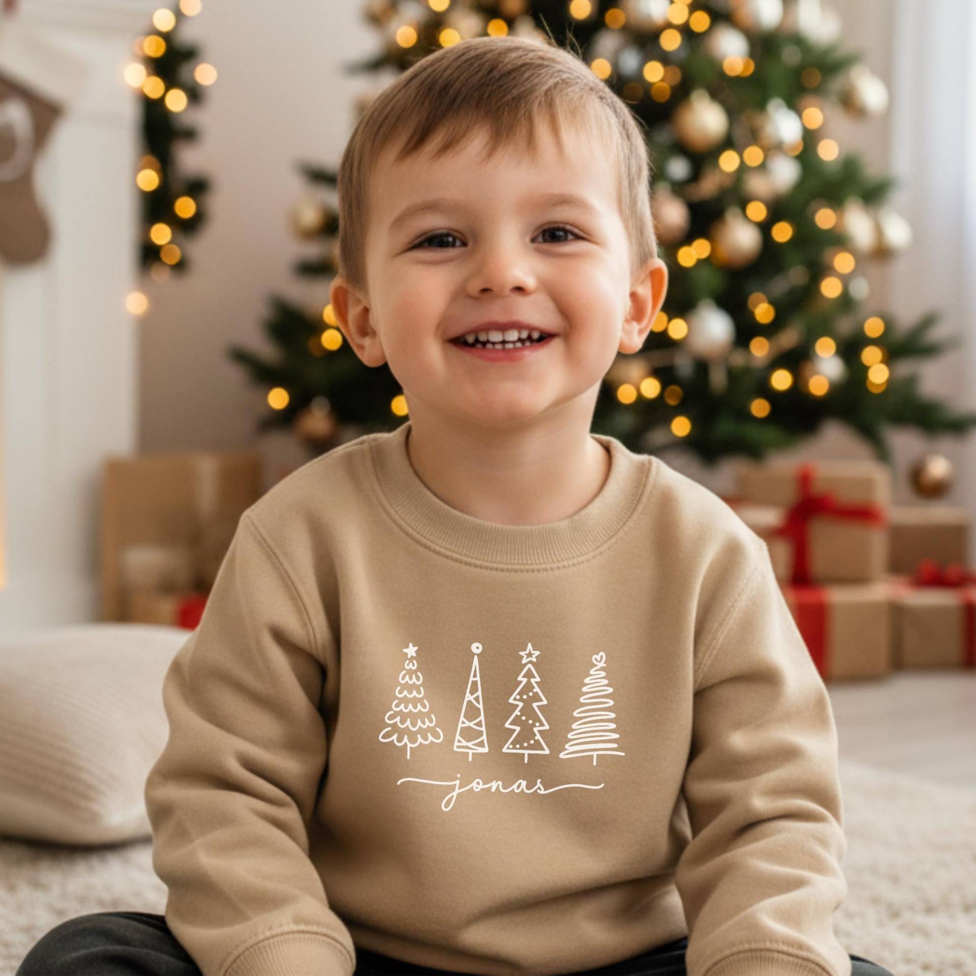 Weihnachts-Pullover Personalisiert Mit Name Und/Oder Wunschtext I Tannenbäume Zu Familien Weihnachtsoutfit Kombinierbar Sweatshirt Pulli Weihnachts-Pullover Personalisiert Mit Name Und/Oder Wunschtext I Tannenbäume Zu Familien Weihnachtsoutfit Kombinierbar Sweatshirt Pulli von GoodbyeSocks