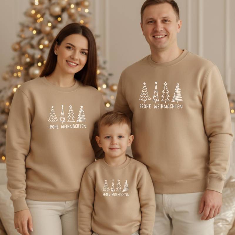 Weihnachts-Pullover Personalisiert Mit Name Und/Oder Wunschtext I Tannenbäume Zu Familien Weihnachtsoutfit Kombinierbar Sweatshirt Pulli Weihnachts-Pullover Personalisiert Mit Name Und/Oder Wunschtext I Tannenbäume Zu Familien Weihnachtsoutfit Kombinierbar Sweatshirt Pulli von GoodbyeSocks