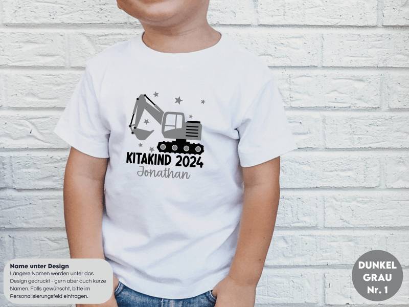 Weißes Kitakind 2024 T-Shirt Mit Bagger I Personalisiert Name Und Wunschtext Optional Im Set Turnbeutel Für Wechselkleidung von GoodbyeSocks
