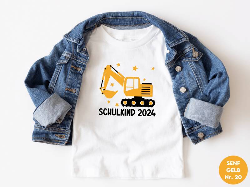 Weißes T-Shirt „Schulkind 2024" Mit Bagger Und Sternen, Bedruckt in Wunschfarbe I Auf Wunsch Personalisiert Name Geschenk Einschulung Weißes T-Shirt „Schulkind 2024" Mit Bagger Und Sternen, Bedruckt in Wunschfarbe I Auf Wunsch Personalisiert Name Geschenk Einschulung von GoodbyeSocks