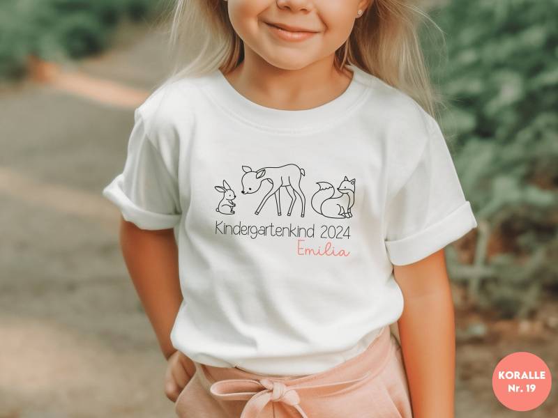 Weißes T-Shirt Mit Waldtieren "Kindergartenkind 2024" Oder Wunschtext I Hase Reh Fuchs Personalisiert Namen Langarm Kurzarm Weißes T-Shirt Mit Waldtieren "Kindergartenkind 2024" Oder Wunschtext I Hase Reh Fuchs Personalisiert Namen Langarm Kurzarm von GoodbyeSocks