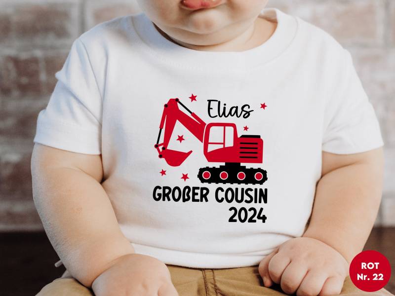 Weißes T-Shirt Oder Baby Body Mit Bagger "Großer Cousin 2024" Wunschtext I Geschenk Für Neffen Schwangerschaftsverkündung Familie von GoodbyeSocks