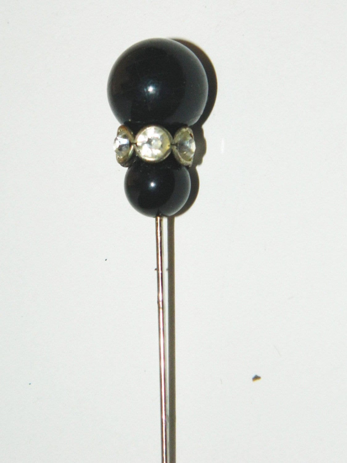 Vintage Onyx Oder Jet Und Strass 4"Hutnadel Vintage Onyx Oder Jet Und Strass 4"Hutnadel von GoodnFunky
