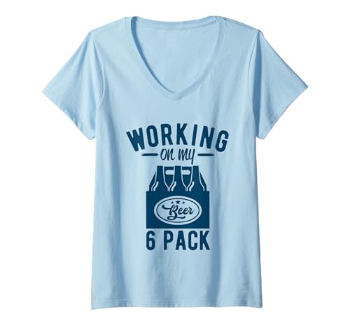 Damen Working on my 6 Pack funny Beer Drinker T-Shirt mit V-Ausschnitt von Goodtogotees