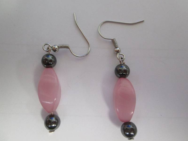 Rosa Katzen Auge Und Schwarz Magnetit Baumohrringe, Rosa Ohrringe von GoofBallStuff