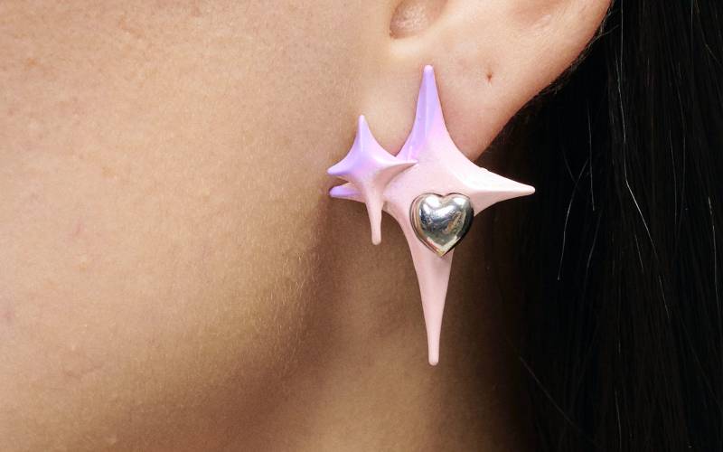 Die Pastell Glitzer Emaille Ohrringe | Ein Super Kawaii Ohrstecker Accessoire Stern Funkelform Mit Herzen in Silber Pink Und Lila Gans Taffy von GooseTaffy