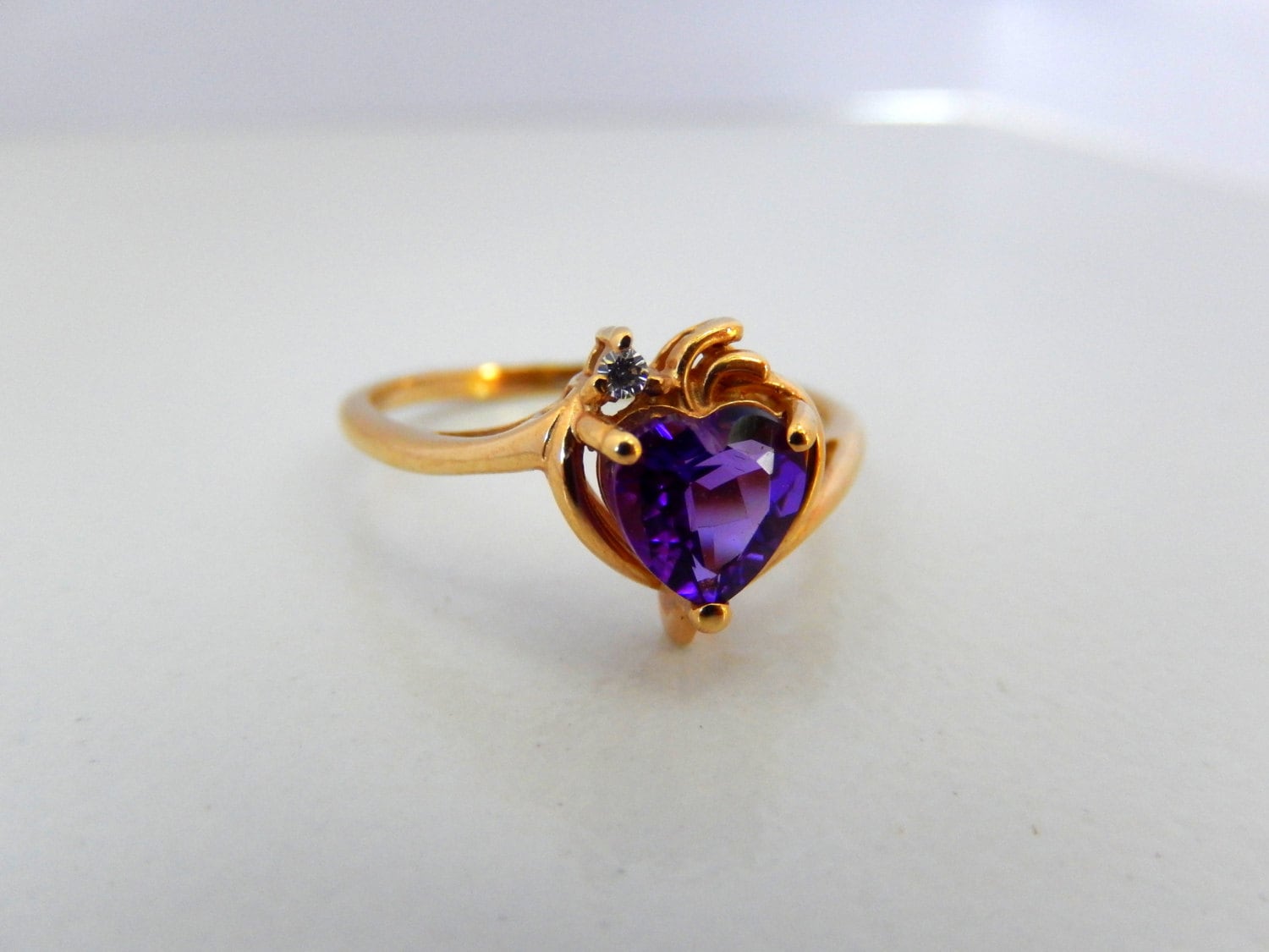 Amethyst Herzring, Lila Herz-Ring, Edelstein-Ring, 14 K Gelbgold Herz-Form-Ring, Ring von GopalsJewelry