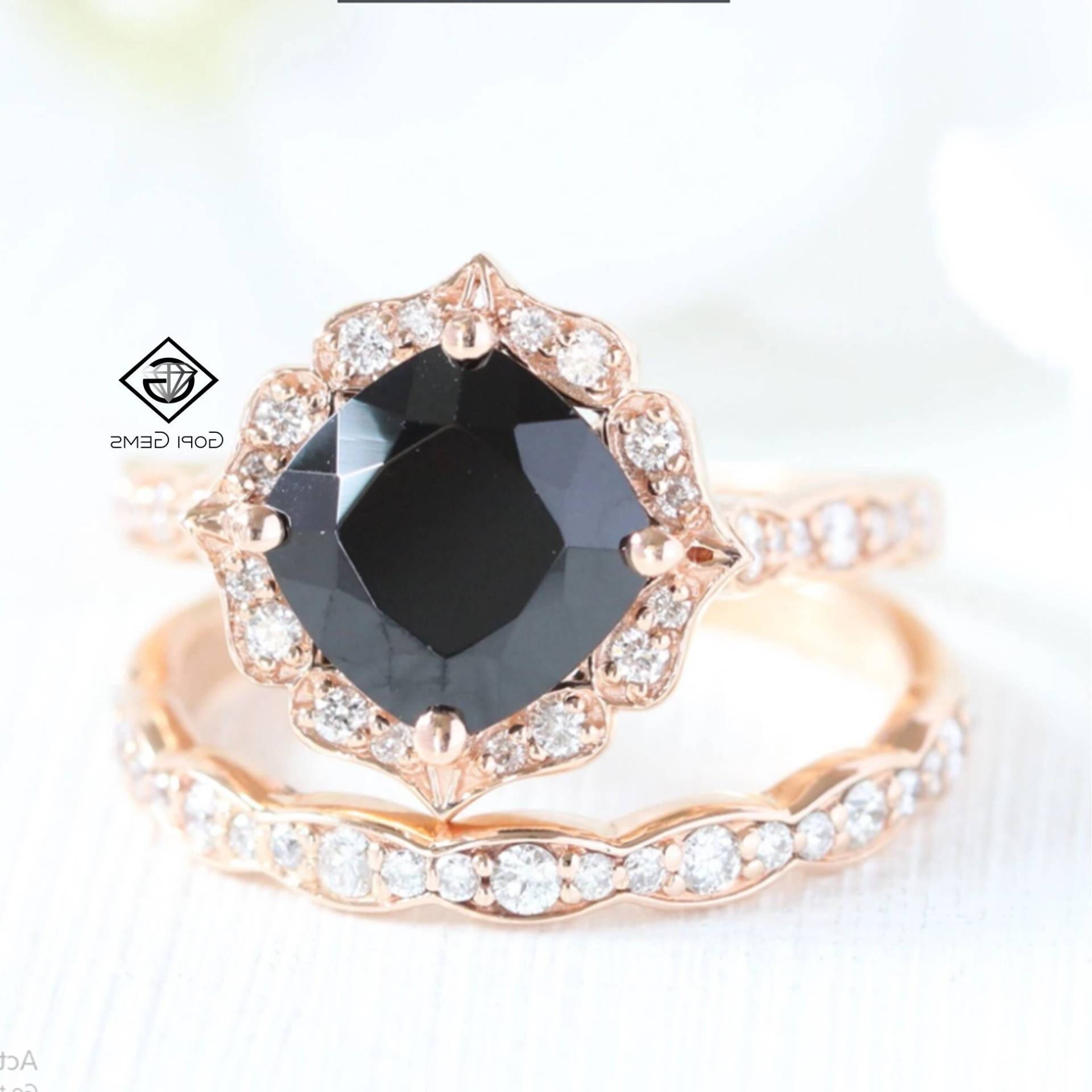 Kissen Schwarzer Onyx Verlobungsring Vintage Massiver Weißgold Unikat Halo Twisted Ring Jubiläum von GopiGemsIN