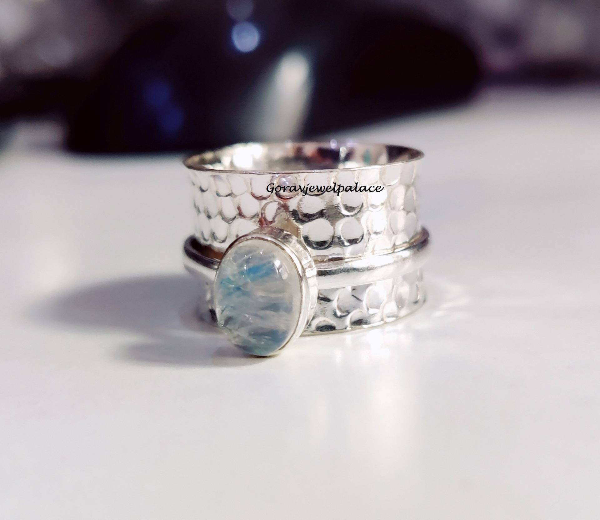 Mondstein Spinner Ring, 925 Sterling Silber Handgemachter Gehämmert Edelstein Events Frauen Schmuck, Meditation Ring Mondstein Spinner Ring, 925 Sterling Silber Handgemachter Gehämmert Edelstein Events Frauen Schmuck, Meditation Ring von Goravjewelpalace