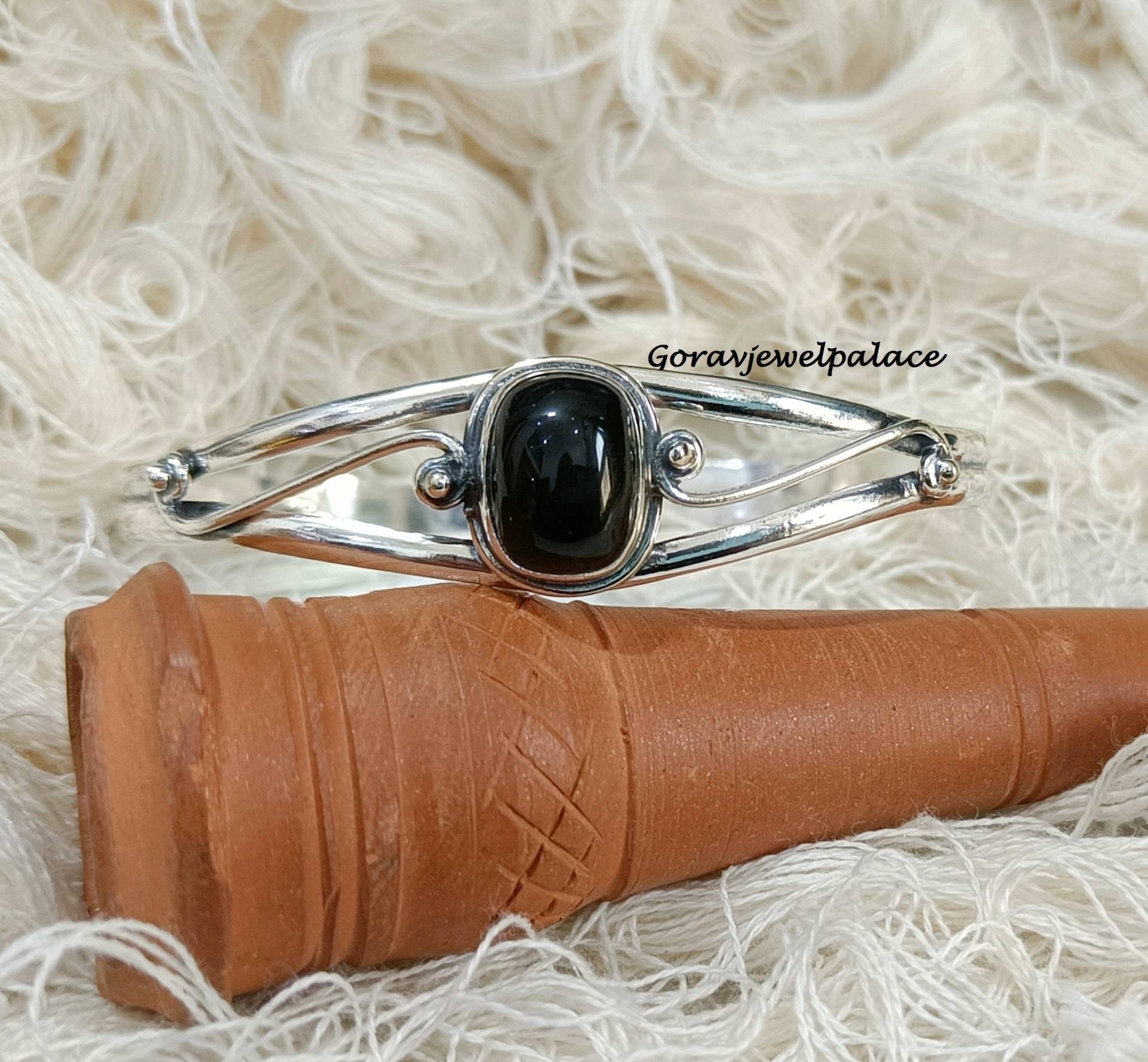 Schwarzer Onyx Armreif, Massiver 925 Sterling Silber Stapelarmreif, Verstellbare Offene Manschette, Mädchen Handgefertigter Designer Armreif von Goravjewelpalace