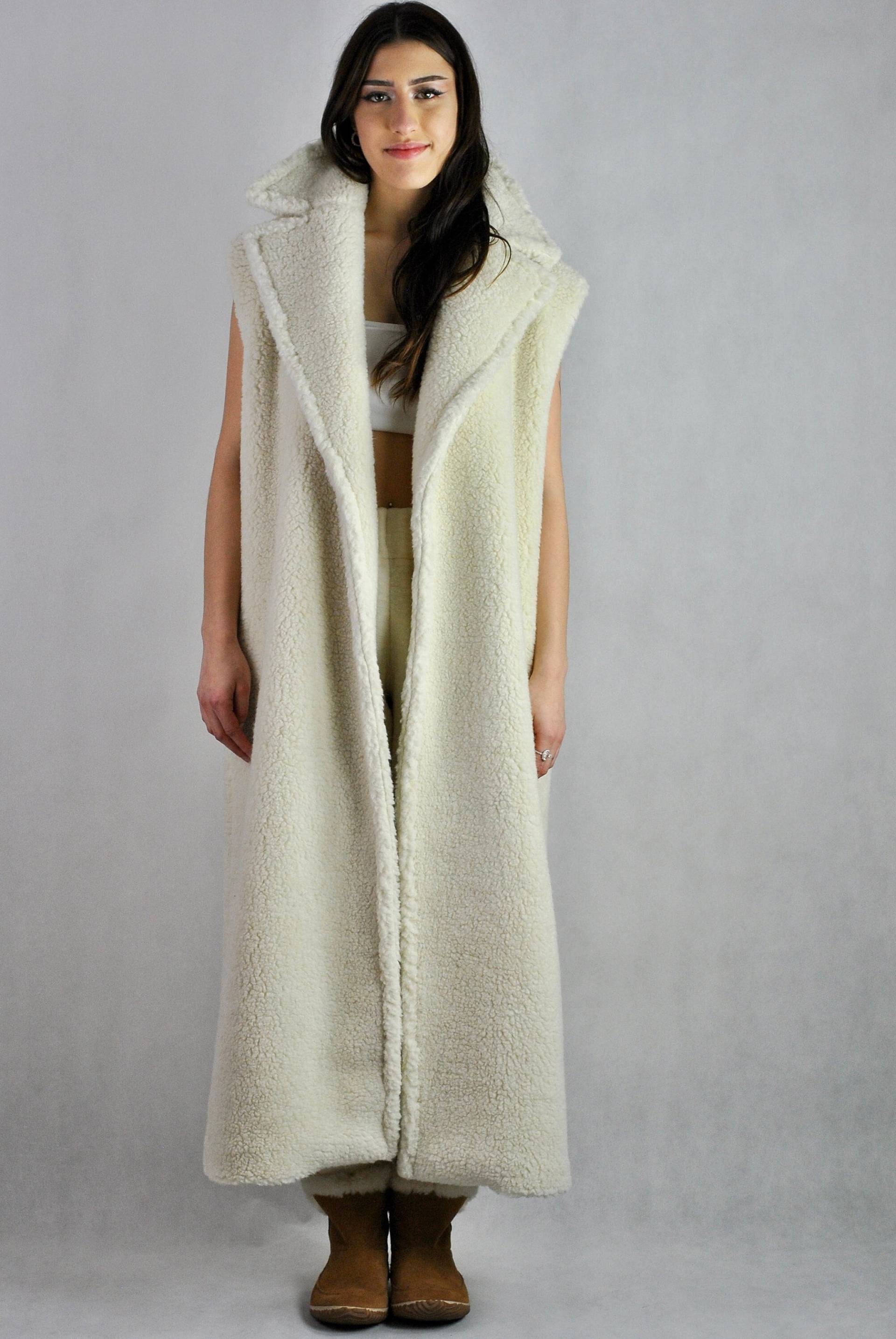 Wolle Ärmelloser Mantel, Weißer Weicher Winter Wollmantel Locker Sitzend Mit Taschen, Langer No. 157 von GoshYaga