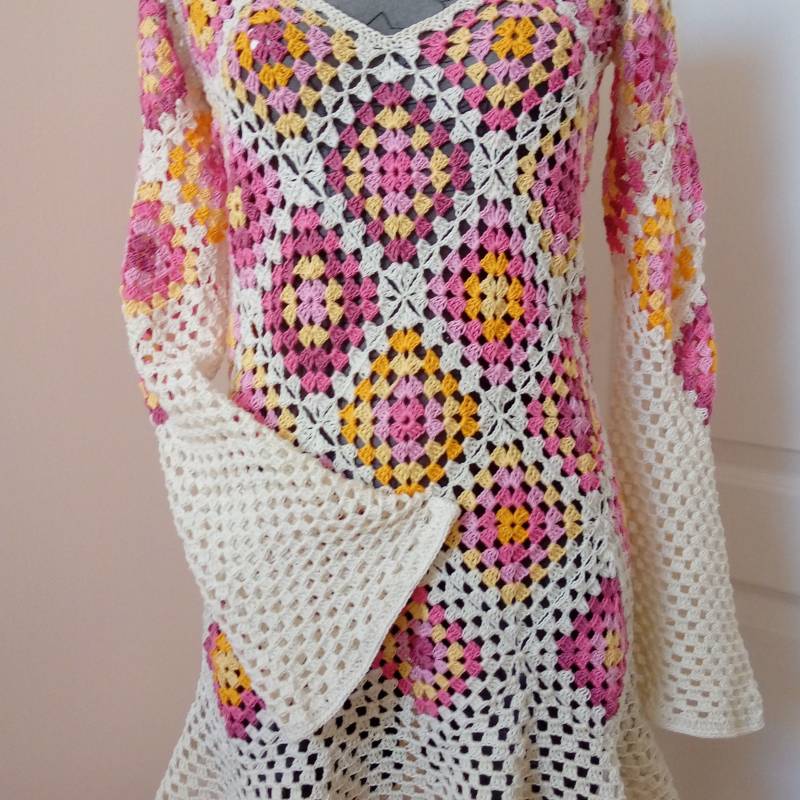 Gehäkeltes Minikleid - Auf Bestellung Handgefertigt Gehäkeltes Minikleid - Auf Bestellung Handgefertigt von Goshia