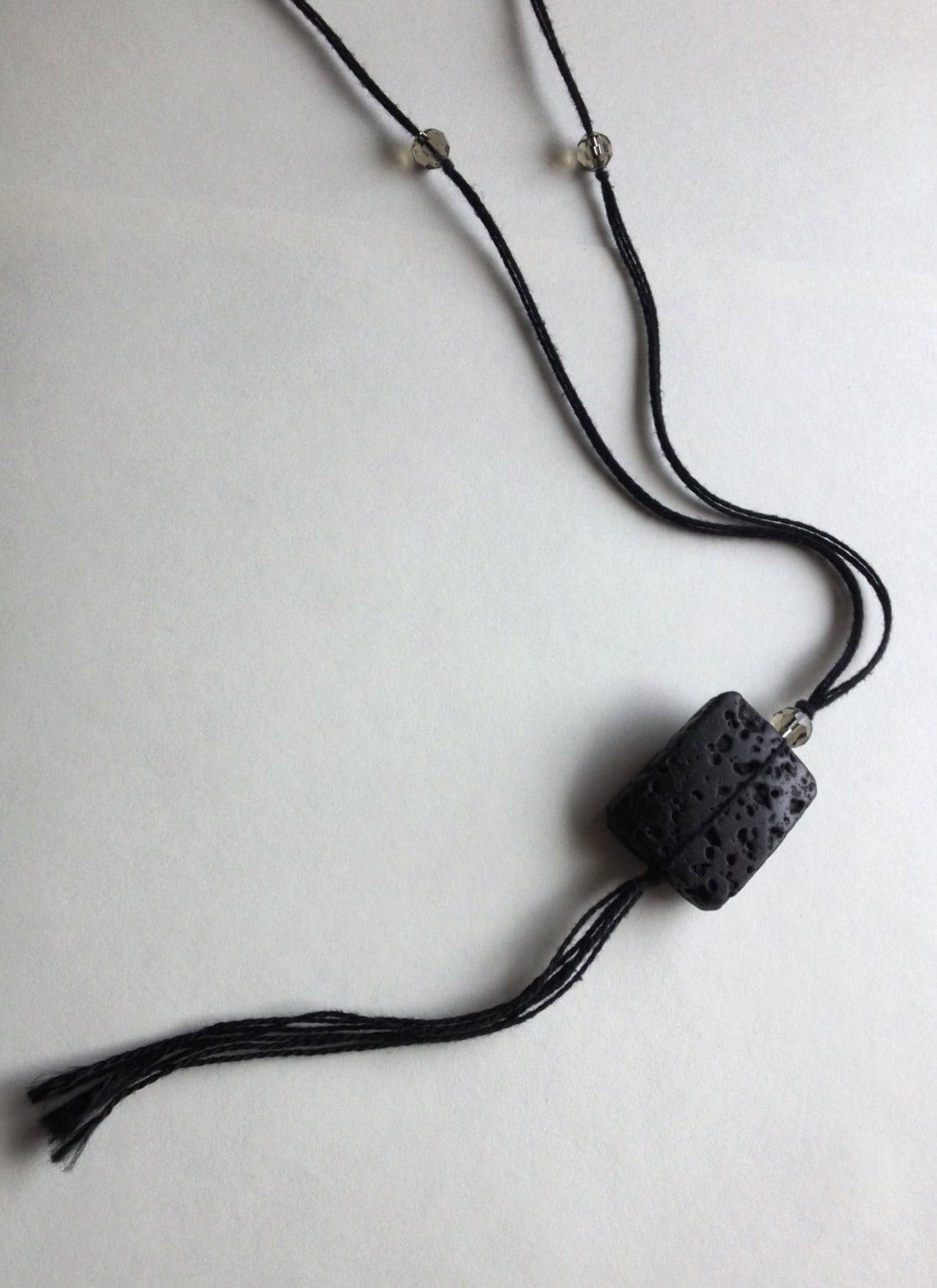 Blackstone Quaste Halskette Blackstone Quaste Halskette von GossamerBead