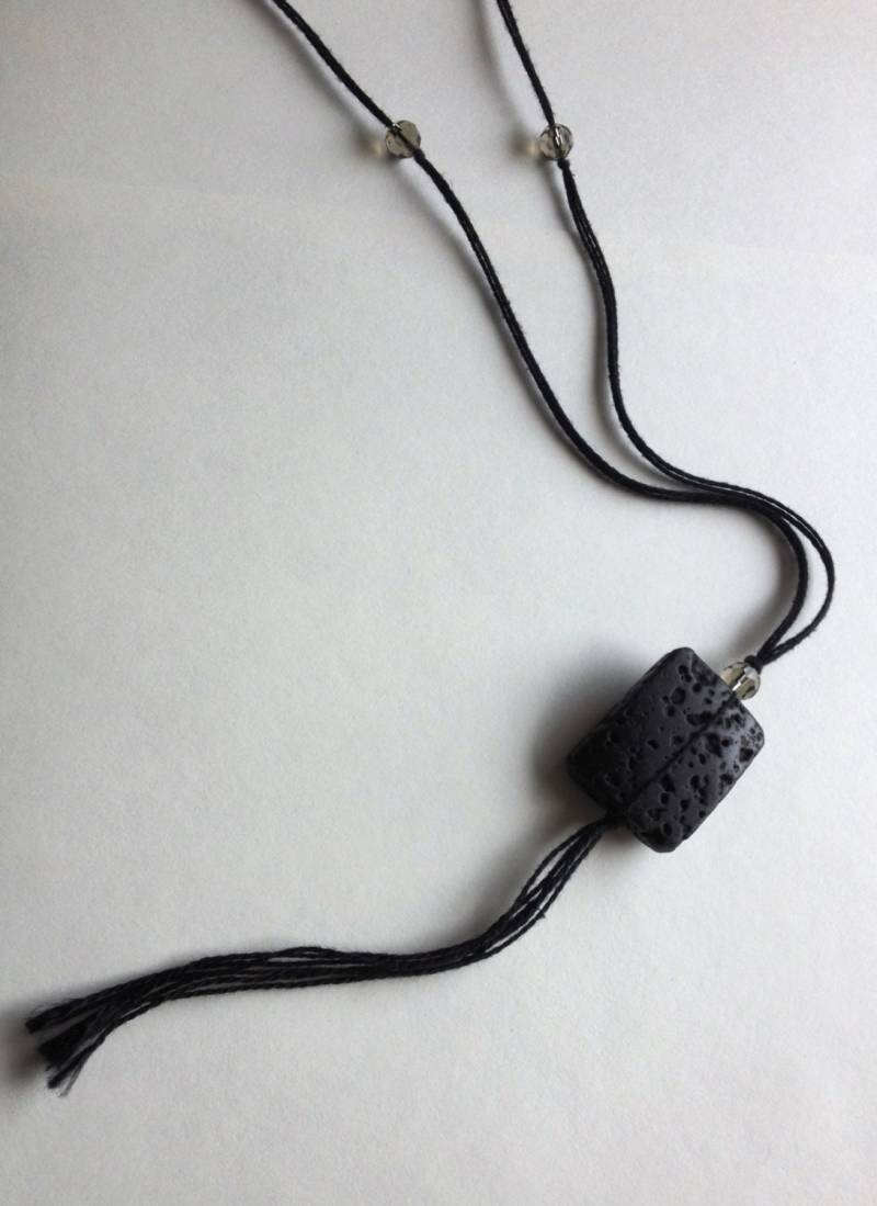 Blackstone Quaste Halskette Blackstone Quaste Halskette von GossamerBead