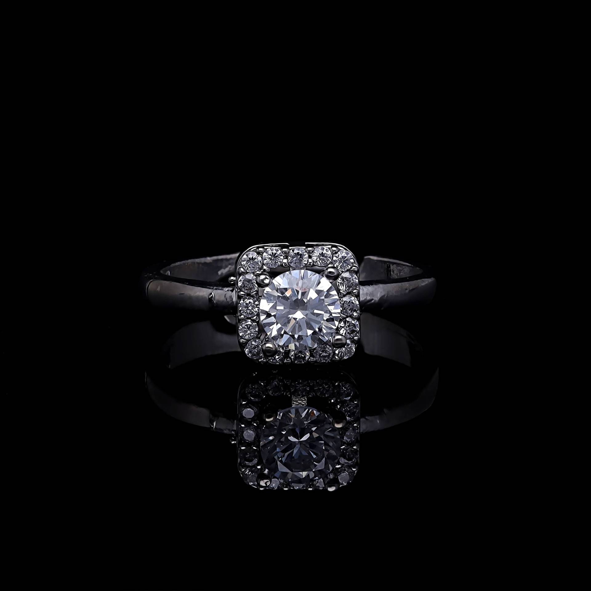 Zirkonia - Ring in Silber, Größenverstellbar Und Minimalistisch, Geschenk Für Damen Frauen Zirkonia - Ring in Silber, Größenverstellbar Und Minimalistisch, Geschenk Für Damen Frauen von Gossare