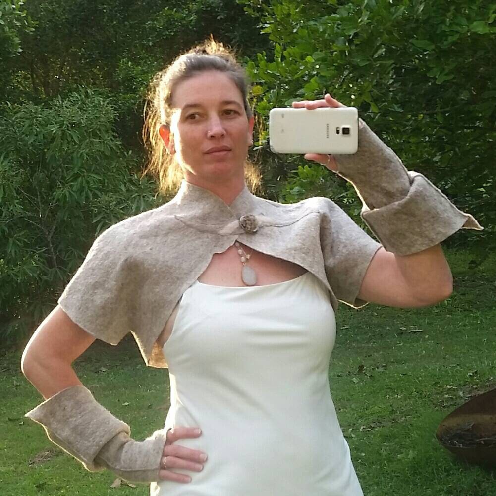Weicher, Warmer Und Schicker Merinowolle Shrug von Gosyma