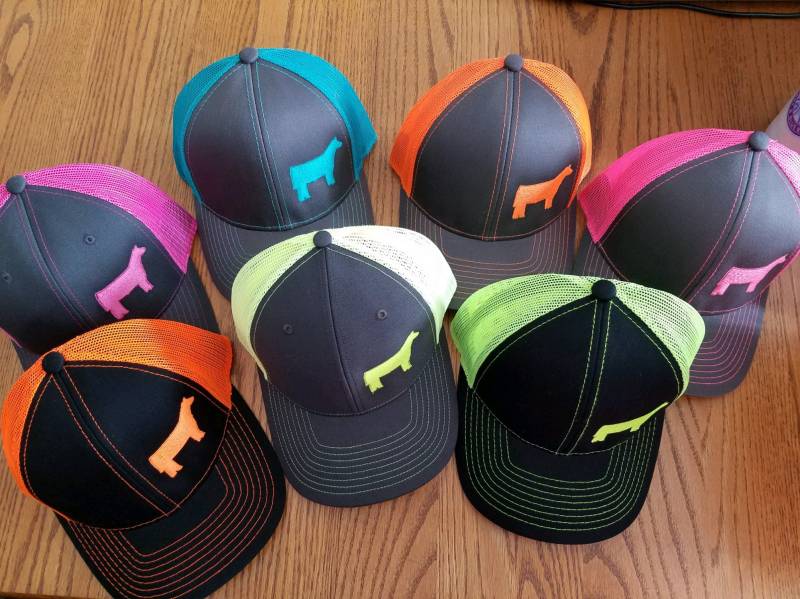 Show Heifer Mesh Back Hat von GotGear4U