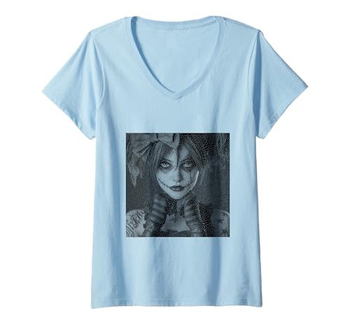 Damen Gothic Creepy Gothic Girl Clown Alt Aesthetic T-Shirt mit V-Ausschnitt von Goth and Emo Designs for Anime Lovers