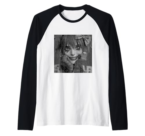 Gothic Creepy Gothic Girl Clown Alt Aesthetic Raglan von Goth and Emo Designs for Anime Lovers