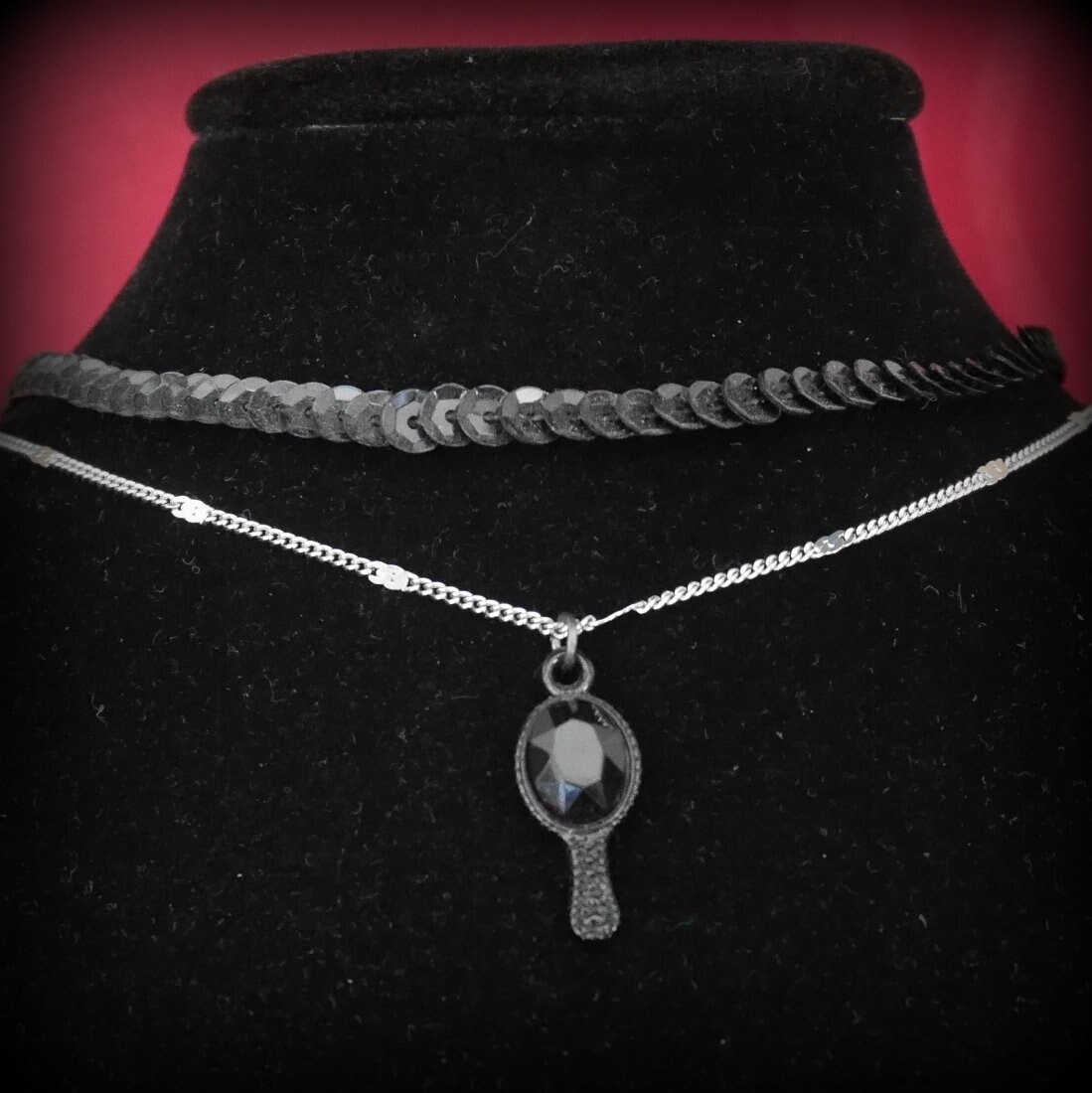 Halskette Low Neck Gothic Double Rank Pailletten Schwarze Und Silberne Kette Halskette Low Neck Gothic Double Rank Pailletten Schwarze Und Silberne Kette von Gothalica