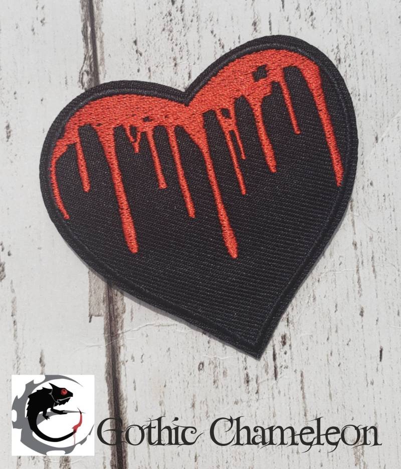 Red & Black Tränendes Herz Oder Schädel-Match Gestickte Aufnäher Applikation Sehr Gothic Emo Punk von GothicChameleon