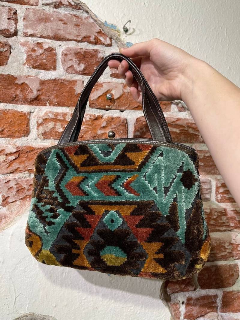 Kleine Leder Handtasche Im Abstrakten Azteken Design Kleine Leder Handtasche Im Abstrakten Azteken Design von GottaHaveItVenice