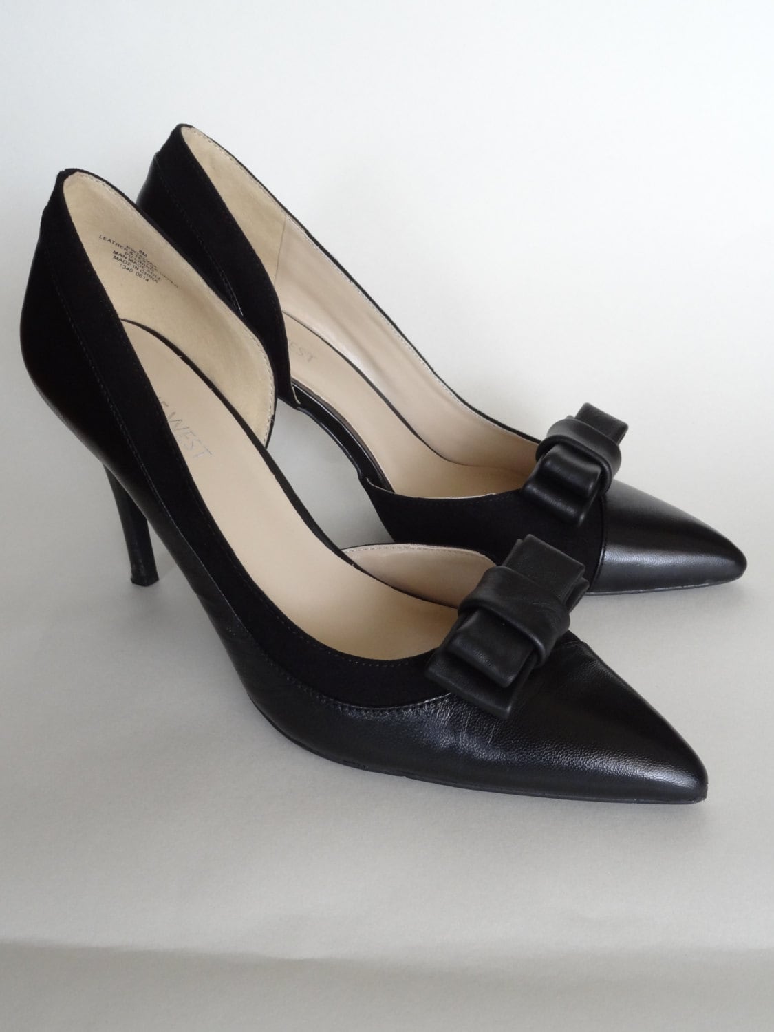 Schwarze Leder Schleifen Schuhclips, Schuhschmuck Schwarze Leder Schleifen Schuhclips, Schuhschmuck von GouzelsBitsAndPieces