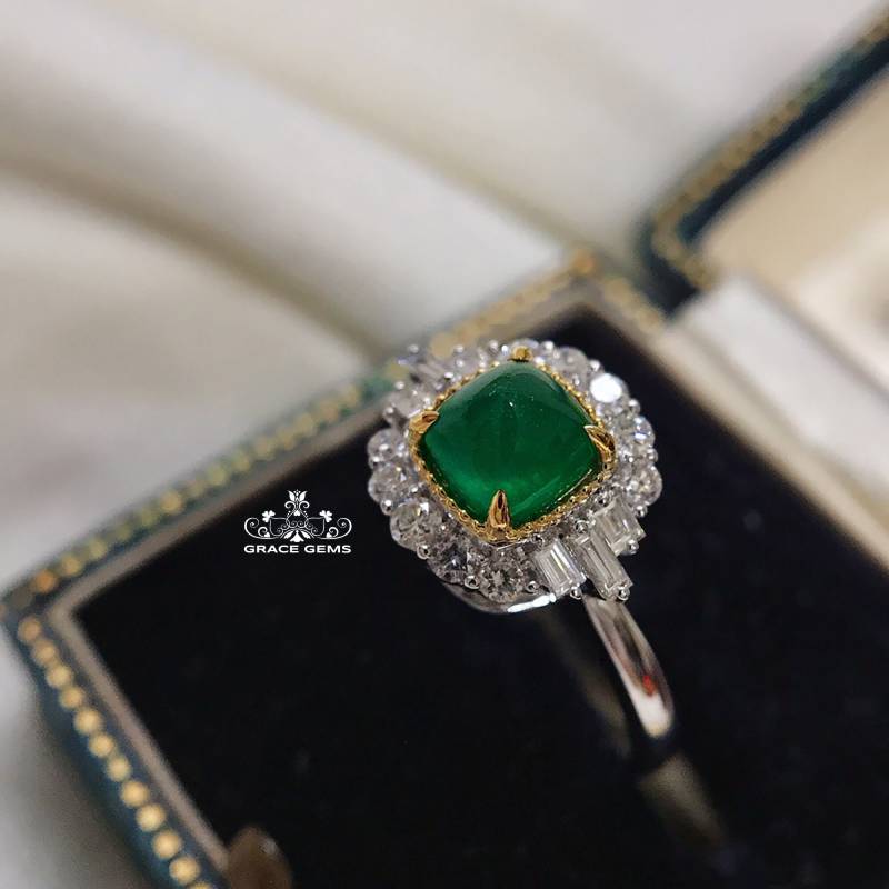 18 Karat Weißgold Diamant Smaragdring/Einzigartige Turmform Zertifizierter Natürlicher Smaragd Volles Ewigkeits-Halo-Band Handgefertigter von GraceGemsUS