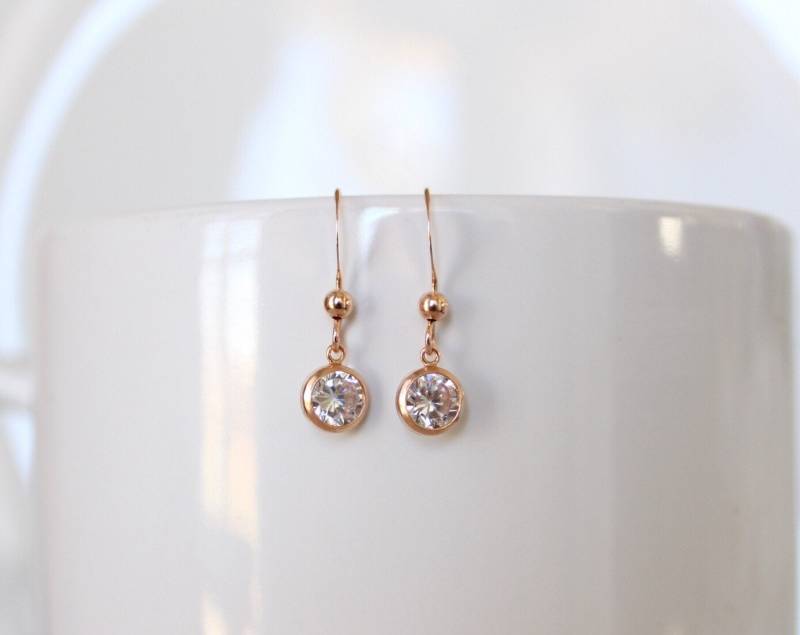 Rose Goldohrringe, Kristall Ohrringe, Lünette Einstellung, 14K Gold Gefüllt, Hochzeitsschmuck, Ohrringe Bridemaid, Bridal Schmuck Rose Goldohrringe, Kristall Ohrringe, Lünette Einstellung, 14K Gold Gefüllt, Hochzeitsschmuck, Ohrringe Bridemaid, Bridal Schmuck von GraceInGold