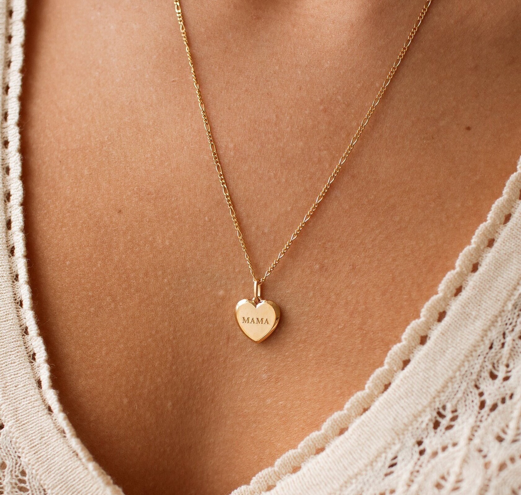 Mama Halskette Mit Goldenem Herz-Anhänger By Gracepersonalized - Gravur Geschenk Für Geburtstagsschmuck Sie B0022-E04 Mama Halskette Mit Goldenem Herz-Anhänger By Gracepersonalized - Gravur Geschenk Für Geburtstagsschmuck Sie B0022-E04 von GracePersonalized