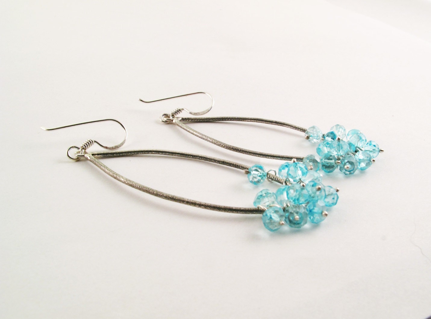 Blautopas Ohrringe Mit Nickelfreiem Sterling Silber, Designer Edelstein Ohrringe, Leichte Blautopas Ohrringe Mit Nickelfreiem Sterling Silber, Designer Edelstein Ohrringe, Leichte von Graceanchor
