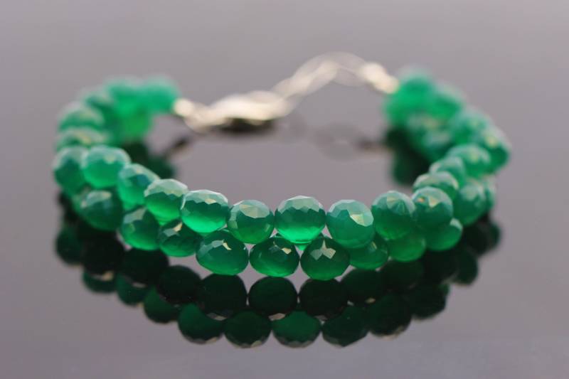 Grüner Onyx Edelstein Armband, Sterling Silber Zubehör, Größenverstellbar 21 cm - 21, 5 cm, Facettierter Schliff Grüner Onyx Edelstein Armband, Sterling Silber Zubehör, Größenverstellbar 21 cm - 21, 5 cm, Facettierter Schliff von Graceanchor