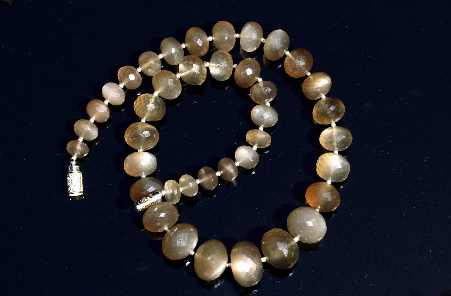 Hochwertige Gelbe Katzenauge Mondstein Perlen Halskette, Perlmutt Luster, Sterling Silber Maßanfertigung, Graduierte Perle Größen, 18" Hochwertige Gelbe Katzenauge Mondstein Perlen Halskette, Perlmutt Luster, Sterling Silber Maßanfertigung, Graduierte Perle Größen, 18" von Graceanchor