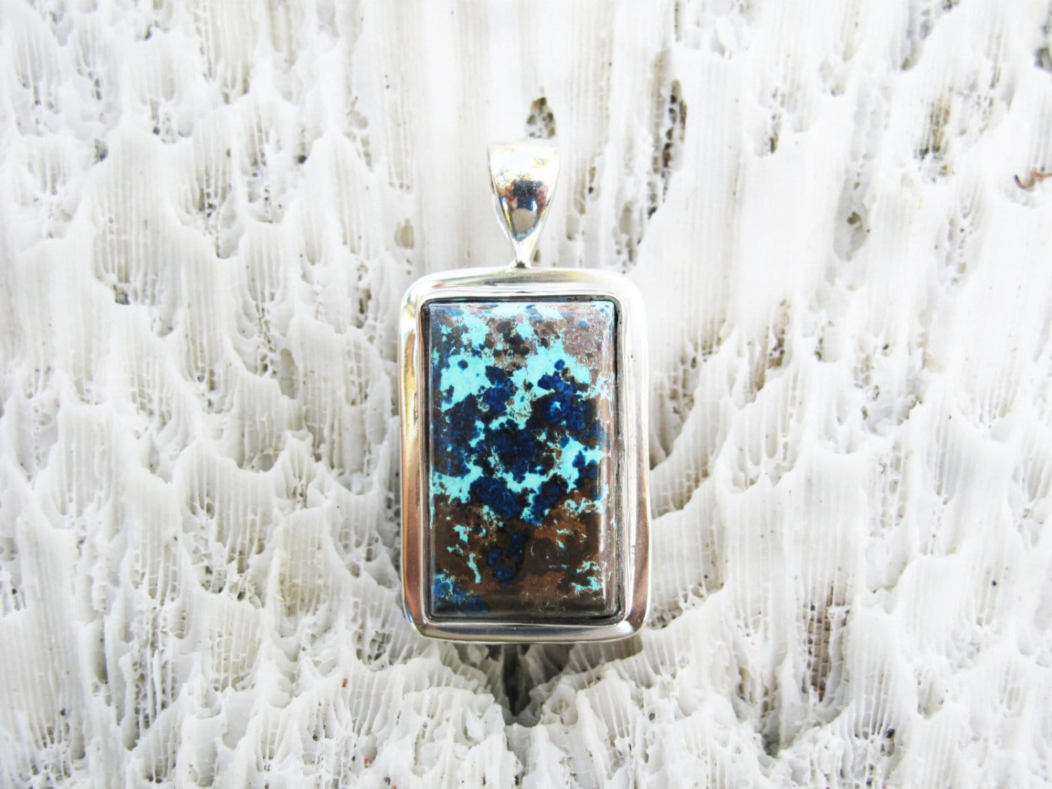 Kleiner Azurit - Chrysocolla Hämatit Anhänger in Nickelfreiem Silber, Natürlicher Edelstein Schmuck, Lünettenfassungen, Einzigartiger Kleiner Azurit - Chrysocolla Hämatit Anhänger in Nickelfreiem Silber, Natürlicher Edelstein Schmuck, Lünettenfassungen, Einzigartiger von Graceanchor