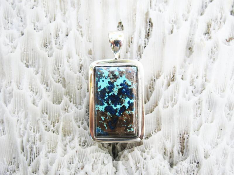 Kleiner Azurit - Chrysocolla Hämatit Anhänger in Nickelfreiem Silber, Natürlicher Edelstein Schmuck, Lünettenfassungen, Einzigartiger Kleiner Azurit - Chrysocolla Hämatit Anhänger in Nickelfreiem Silber, Natürlicher Edelstein Schmuck, Lünettenfassungen, Einzigartiger von Graceanchor