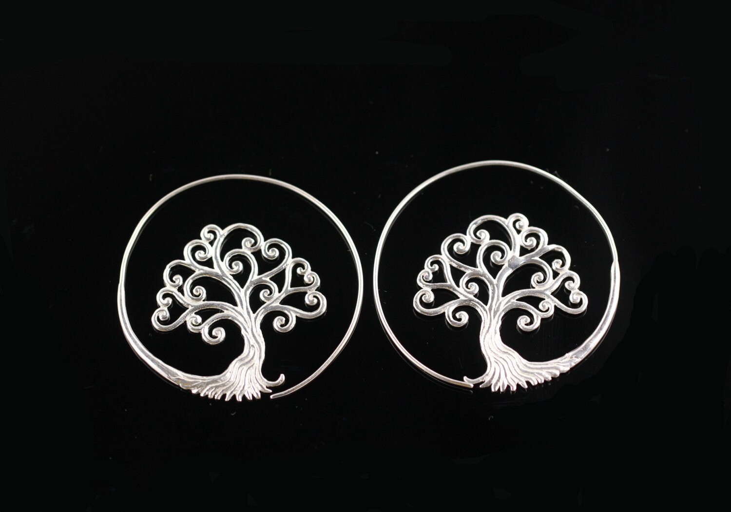 Silberner Messstählen Von Lebensspiralen, Leichtgewichtige Boho Hoop-Ohrringe Für Reguläre Pierced Ears, Ornate Design Silberner Messstählen Von Lebensspiralen, Leichtgewichtige Boho Hoop-Ohrringe Für Reguläre Pierced Ears, Ornate Design von Graceanchor