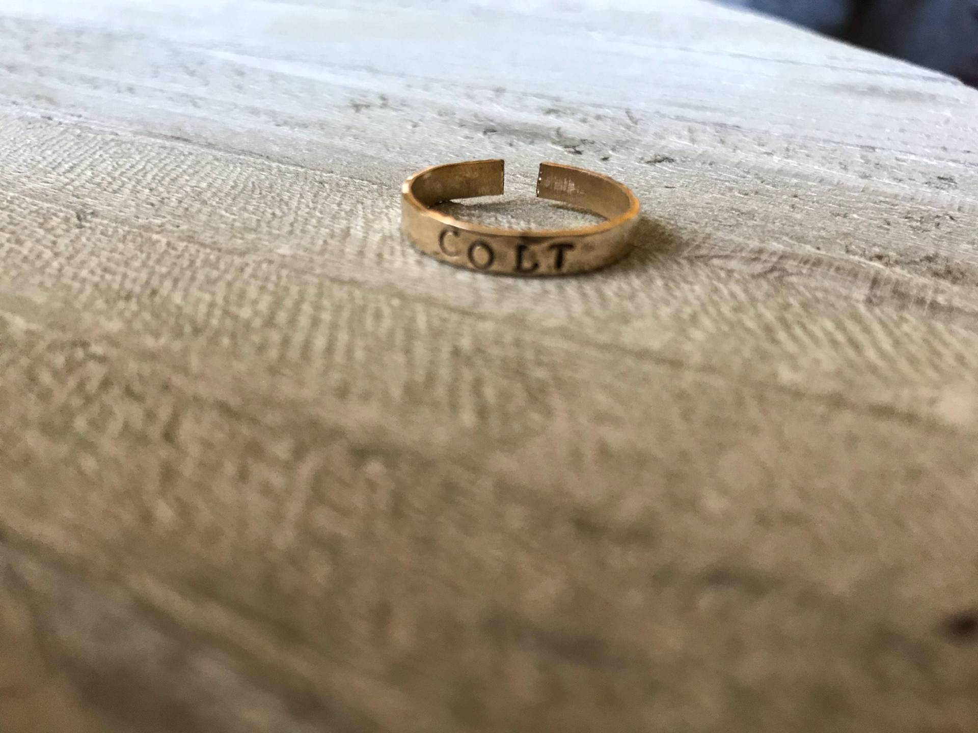Dünne Gehämmerte Verstellbare Messing Ring | Stapelbare Name Geschenk Für Mama Muttertagsgeschenk Handgestempelt Personalisierte von Gracecreationsbysara
