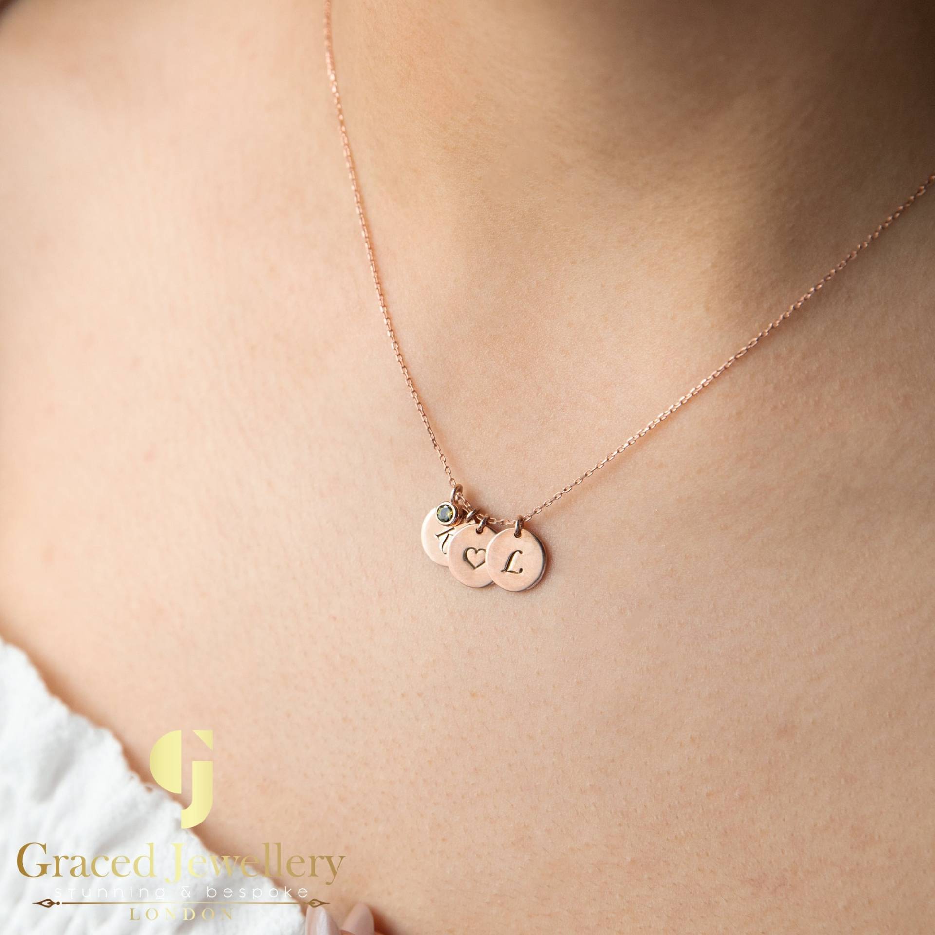 Mini Halskette Disc Familien Neue Mutter Geschenk Oma Muttertag von GracedJewelery