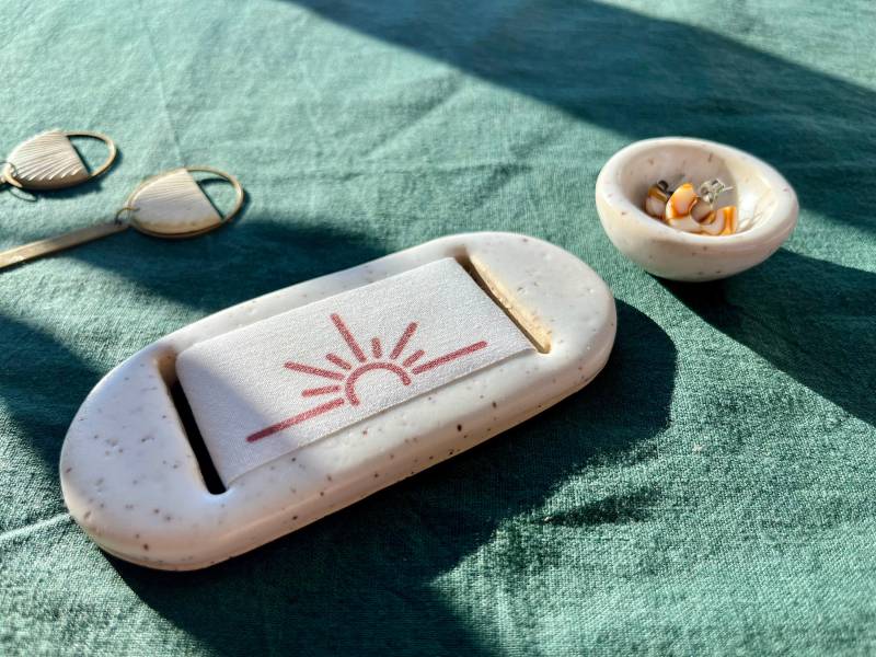 Mittelgroße Weiße Sonnenschein-Schmucktablett & Topf von GracefulDegradation