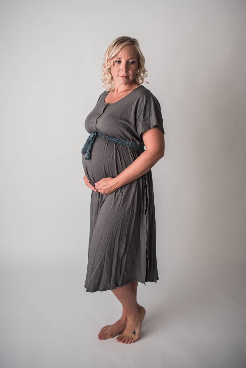 Kohle, Bambus Strickarbeit Und Postpartum Kleid. Krankenhauskleid. Lounge Kaftan. Hauskleid. Kaiserschnitt Freundlich von GracefullyBirthed