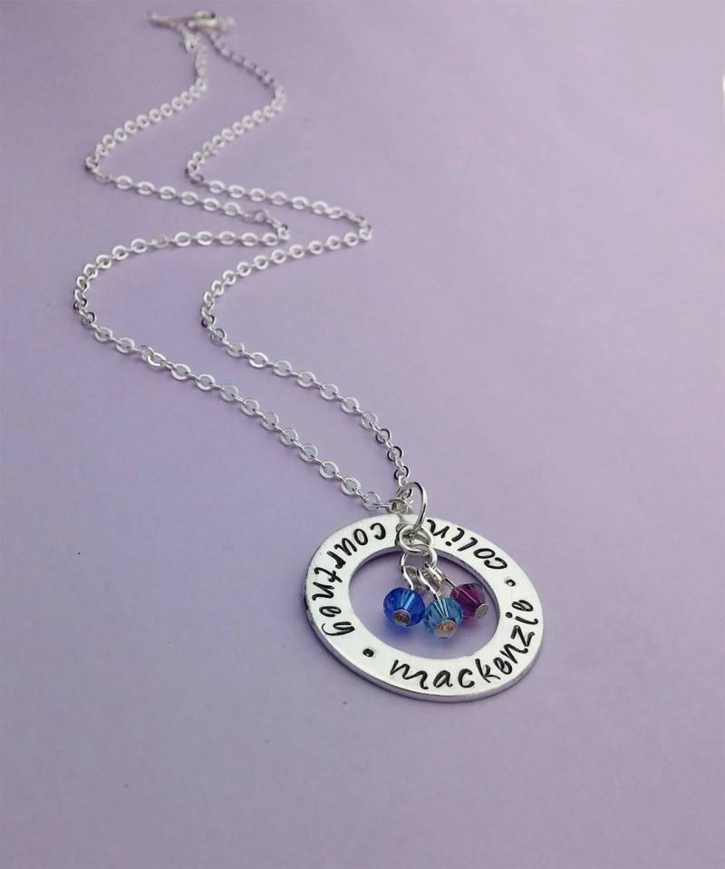 Personalisierte Familie Geburtsstein Halskette Handgestempelte Kinder Namen von GracefullyMadeStudio