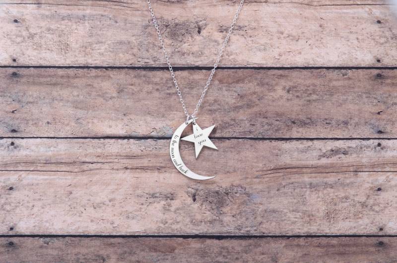 Sterling Silber Mond Und Stern Halskette Gravur Halbmond Anhänger von GracefullyMadeStudio