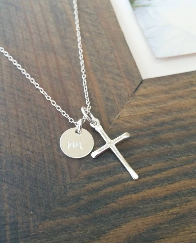 sterling Silber Kreuz Halskette Personalisierter Initial Anhänger, Taufgeschenk von GracefullyMadeStudio